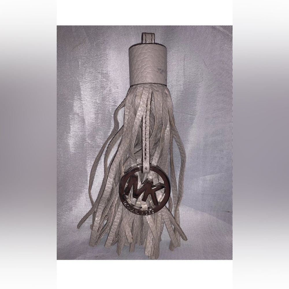 1 Michael Kors MK Logo Silver Charm Taupe Leather Tassel Handbag Fob Hang
